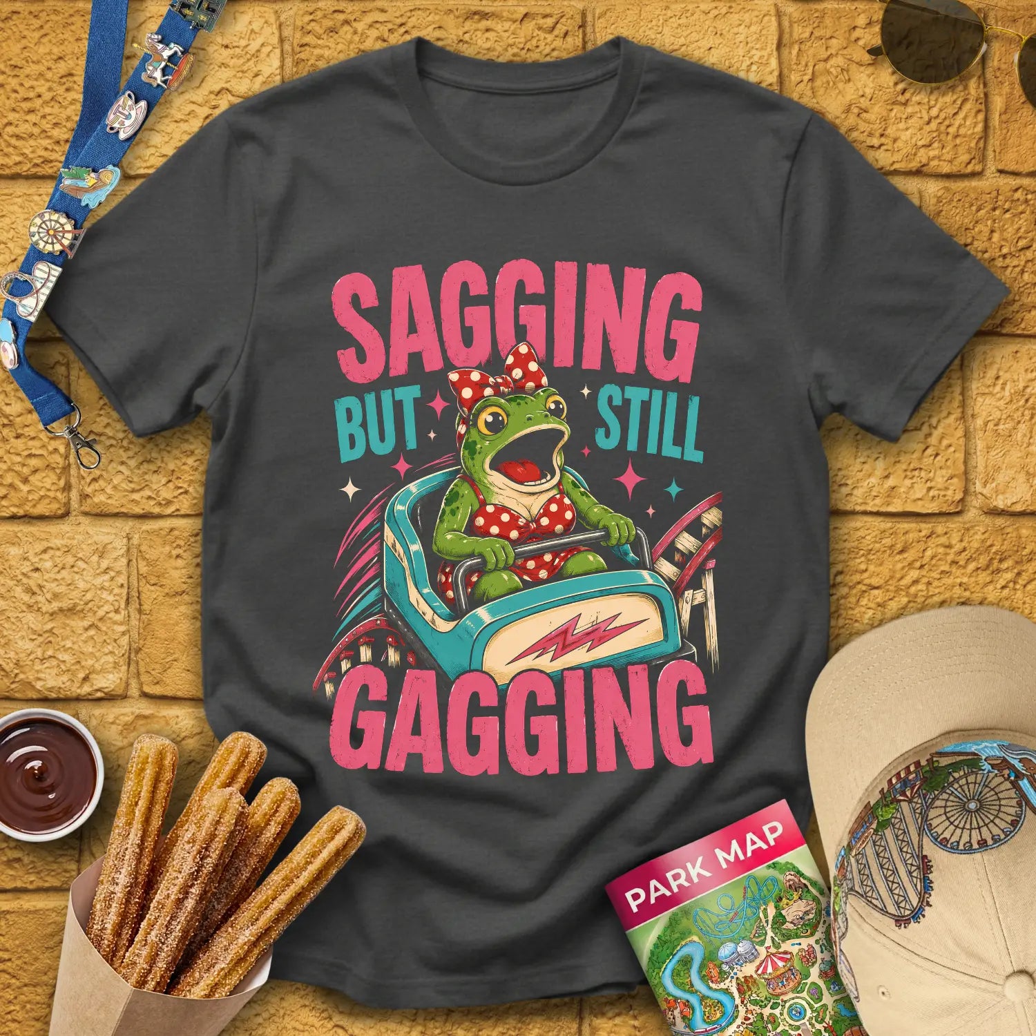 Sagging But Gagging [RetroPop] T-Shirt for Theme Park Fans (Dark Heather)